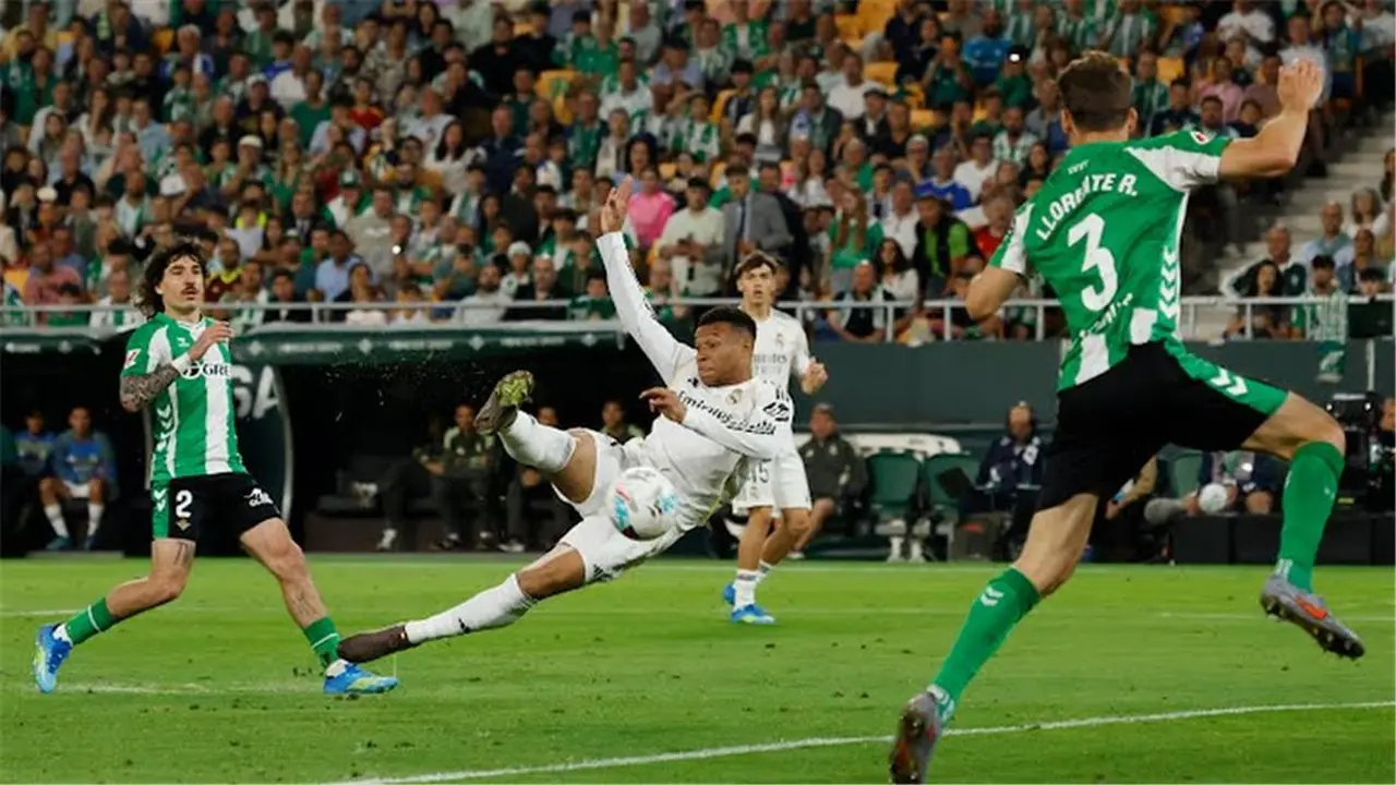 بيليرين يعلّق على وجود خطأ في هدفه أمام ريال مدريد.. ويؤكد: كنا نستحق الانتصار